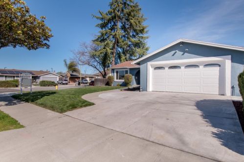 6062 Blossom Ave, San Jose, CA 95123-4004