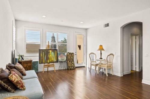 871 Coronado Cir, Santa Paula CA  93060-1666 exterior
