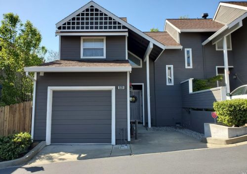 1320 7th St, Benicia, CA 94510-3587