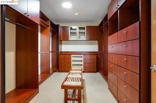 13349 Campus Dr, Oakland CA  94619-3709 exterior