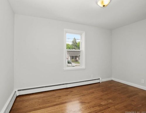 719 Queen St, Bridgeport CT  06606-3379 exterior