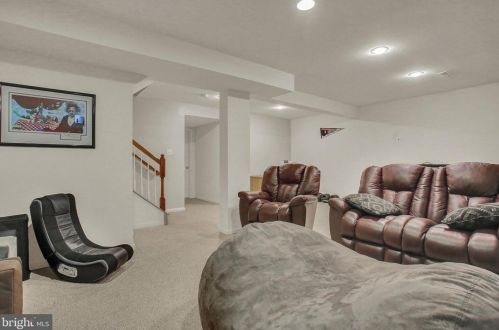 250 Savanna Dr, Pottstown PA  19465-6603 exterior