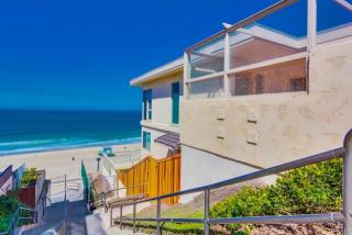 739 Esplanade, Redondo Beach CA  90277-4634 exterior