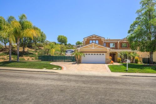 1046 Poplar Ct, Simi Valley, CA 93065-6015