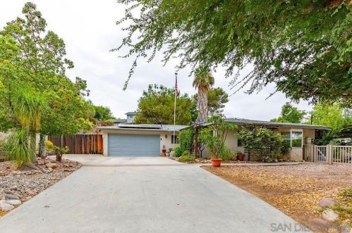 9316 Christina Ln, Lakeside, CA 92040-3638