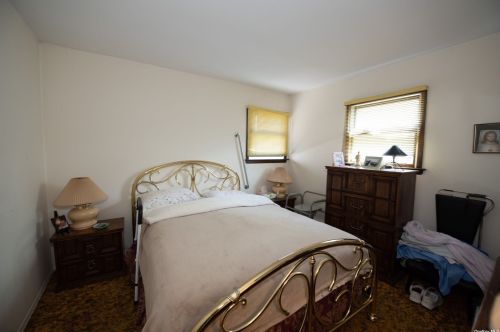 6 Celia Ln, Northport NY  11768-3049 exterior