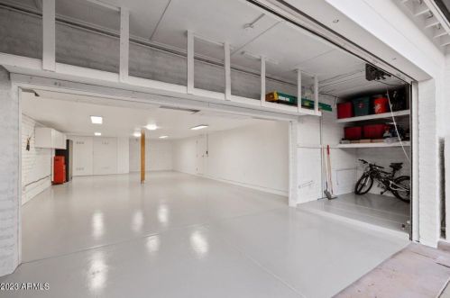 1439 Echo Ln, Phoenix AZ  85020-3831 exterior