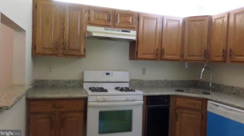 19 Joyner Ct, Trenton NJ  08648-2612 exterior