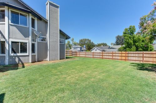 7064 Castle Creek Way, Rio Linda CA  95673-2441 exterior