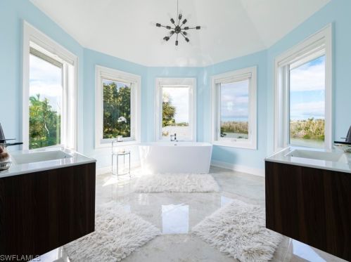 5690 Pne Tree Dr, Sanibel FL 33957-2304 exterior