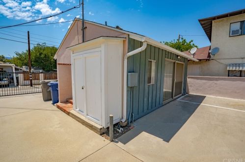 24523 Chestnut St, Santa Clarita, CA 91321-2815