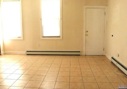 481 Rosa Parks Blvd, Paterson NJ  07501-3105 exterior