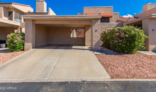 26 Coral Gables Dr, Phoenix, AZ 85022-3688