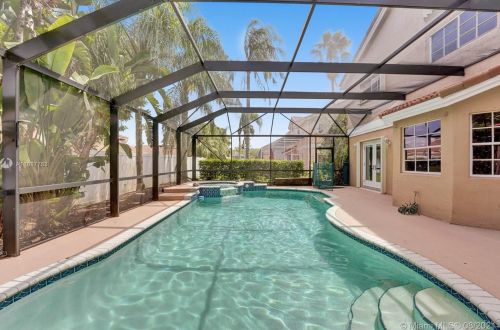955 203 Ave, Hollywood FL  33029-3440 exterior