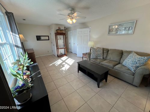 30 Burlington Cir, Beaufort SC  29906-8538 exterior