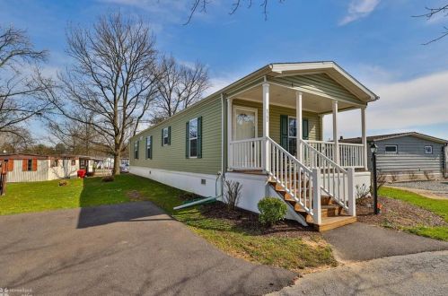 8703 Turkey Ridge Rd, Breinigsville, PA 18031-2034