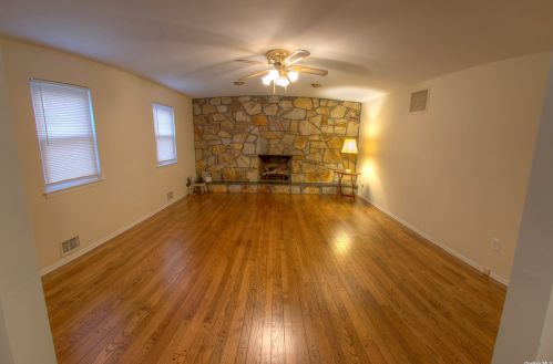 164-37 92nd St, Jamaica, NY 11414-2101