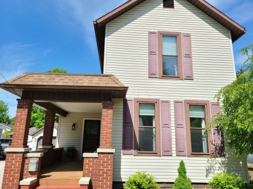 518 Union St, Sugar Grove Lake, OH 44833-1221