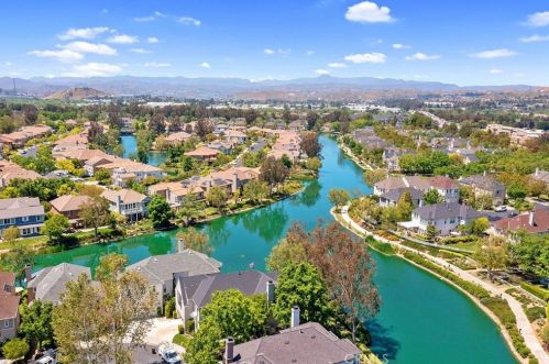 27003 Pierpont Ct, Santa Clarita, CA 91355-1602