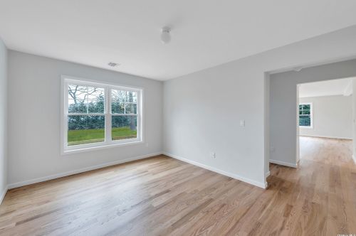 594 Canal Rd, Mount Sinai NY  11766-3307 exterior