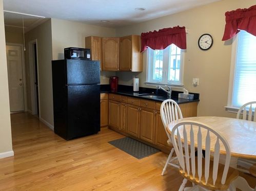 12 Drury Ln, Natick MA  01760-1225 exterior