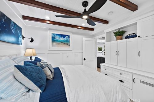 104 Onyx Ave, Newport Beach CA  92662-1208 exterior