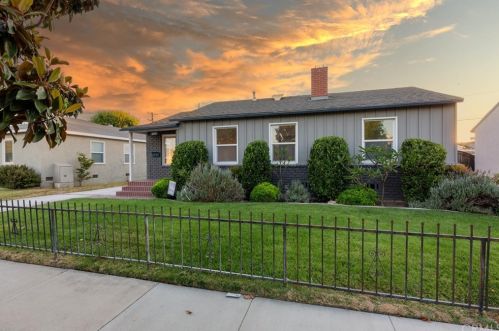 4559 Gundry Ave, Long Beach, CA 90807-1816