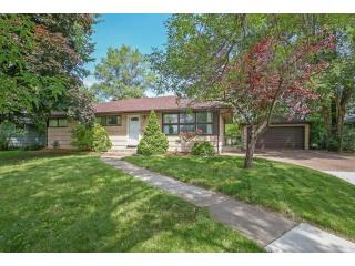 3332 Baillif Pl, Minneapolis, MN 55431-3513