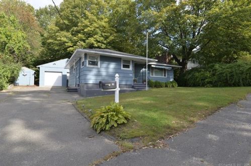 201 Scott Rd, Waterbury, CT 06705-3204