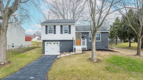 180 Woburn Farm Cir, Englewood OH  45322-3425 exterior