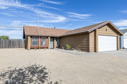 1061 Wildwood Rd, Santa Maria CA  93454-2442 exterior