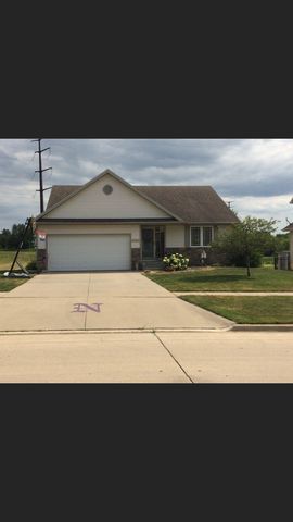 2624 Shady Lane Dr, Norwalk, IA 50211-9618