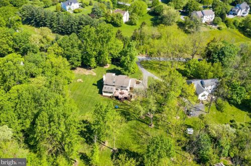 813 Marlboro Spring Rd, Kennett Sq PA  19348-1313 exterior