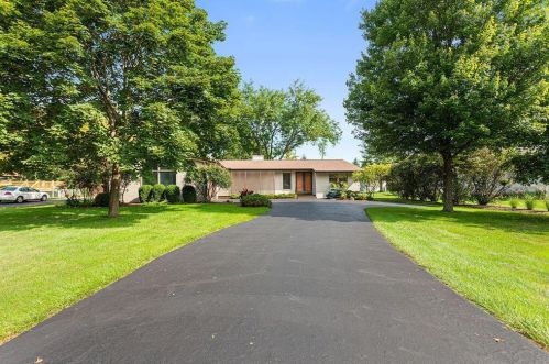 3800 Mayfair Dr, Darbydale, OH 43123-9603