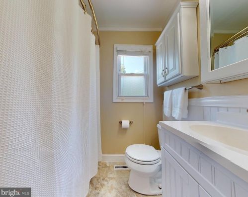 575 Winding Rd, Lansdale PA  19446-3446 exterior