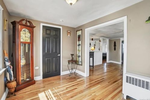 4 Vin Rose Ln, Marlborough NY  12542-5627 exterior