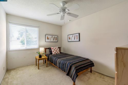 2448 Tanager Ct, Concord, CA 94520-1524