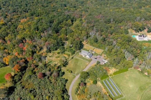 54 Morris Ave, Fredon NJ  07860-4900 exterior