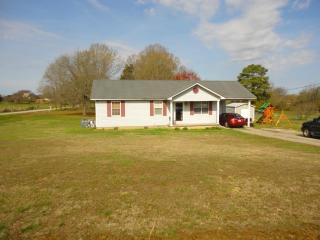 1580 Memory Ln, Henderson, TN 38340-4076