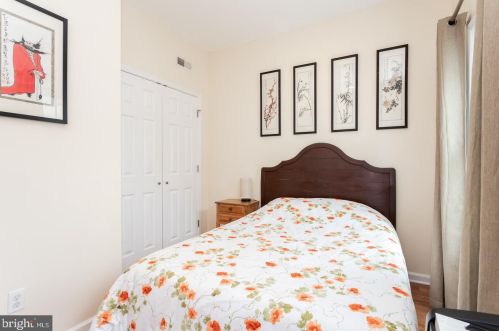 726 24 St, Philadelphia PA 19146-2540 exterior