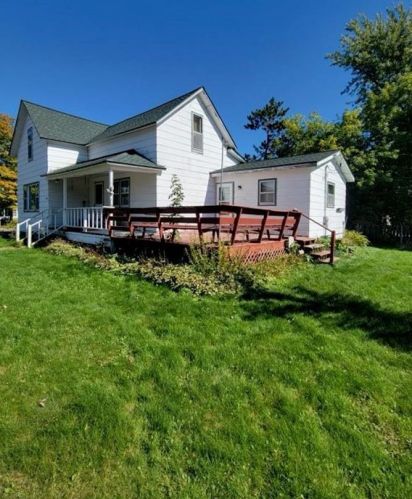 706 2nd St, Shell Lake, WI 54871-4433