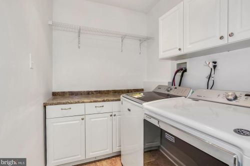 142 Laurel Trl, Swedesboro NJ  08085-4074 exterior