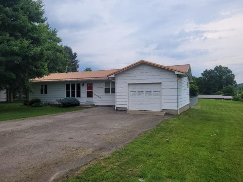 442 4th St, Beaver, OH 45613-9461