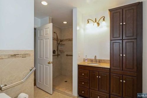 20 Kierstead Ave, Nutley NJ  07110-2528 exterior