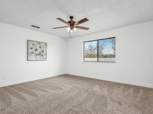 855 Mount Whitney Ave, Laton CA  93242-9724 exterior