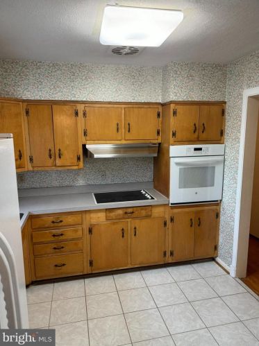 6235 Kilmer Ct, Falls Church VA  22044-1822 exterior