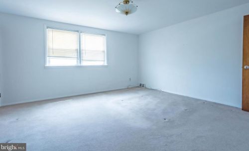 8932 Fairfield St, Philadelphia PA 19152-3405 exterior