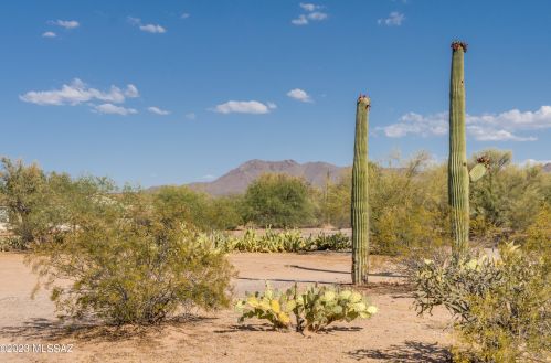 6505 Guthrie Rd, Tucson, AZ 85743-9732