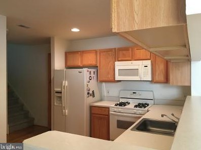 162 Point Ct, Lawrence Township NJ  08648-2858 exterior