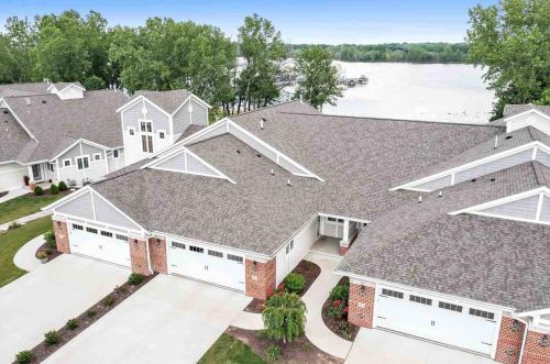 2621 Bay Harbor Cir, Green Bay, WI 54304-4838